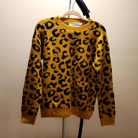 Pink Martini Sweater - Picture 3 of 4